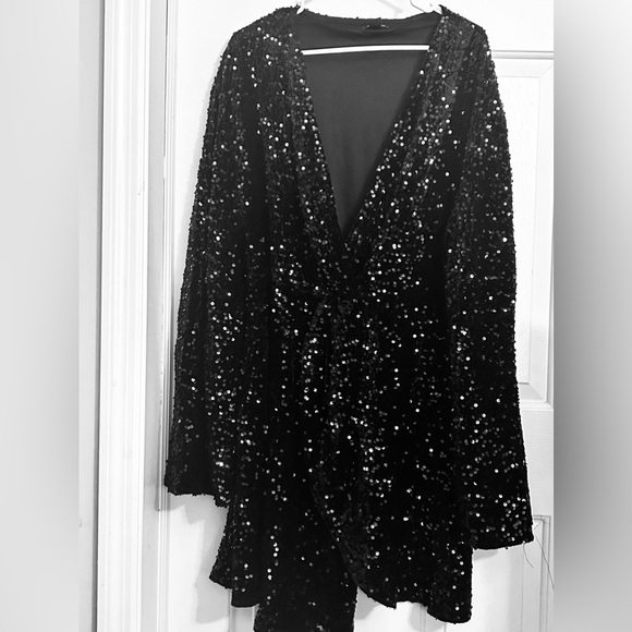 Boohoo Plus Dresses & Skirts - Sequin mini dress - never worn - no tags